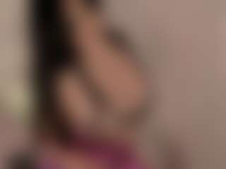 Evaa's Live Sex Cam Show