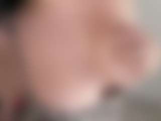 Evaa's Live Sex Cam Show