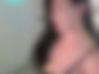 Live cam show with Evaa - Public Brown Hair on Hubzter Live