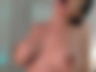 Evaa's Live Sex Cam Show