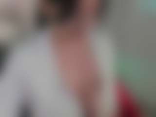 Evaa's Live Sex Cam Show