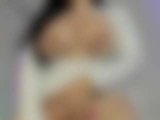 Evaa's Live Sex Cam Show