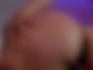 Evaa's Live Sex Cam Show
