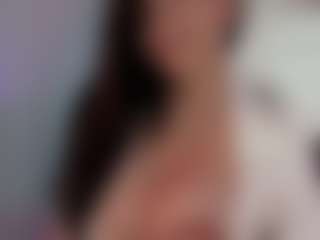 Evaa's Live Sex Cam Show