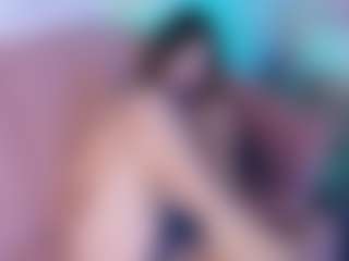 Live cam show with Evaa - Deepthroat on SpunkLive