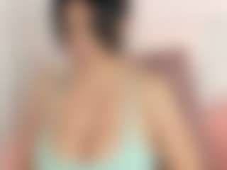 Live cam show with Evaa - Shaved Pussy Brown Hair on Dare Cams