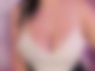 Live cam show with Evaa - Deepthroat on WildCum