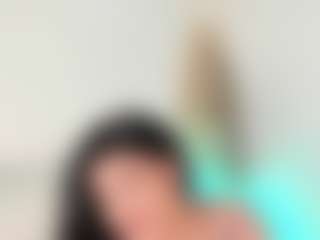 Live cam show with Evaa - Flash on Camming Site