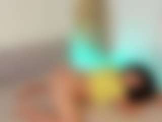 Evaa's Live Sex Cam Show