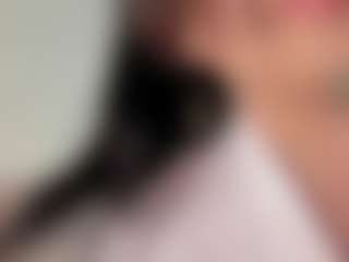 Live cam show with Evaa - Shaved Pussy Brown Hair on crypto-cams