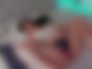 Evaa's Live Sex Cam Show