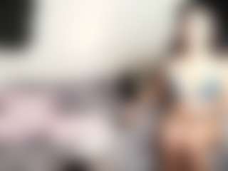 Live-Cam-Show mit Ariana_Max - Facesitting auf Camsoda