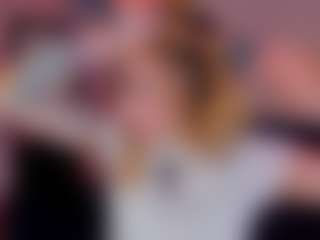 Live-camshow met Kinky-Doll - Blonde Hair College op Camsoda