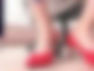 Live cam show with KamillaMoro - Middle Aged on Camsoda