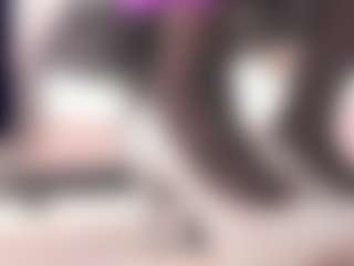 Live cam show with KamillaMoro - Oil on StripNow