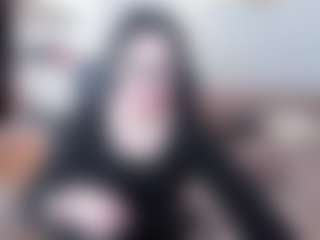 Live cam show with KamillaMoro - Smoke on Camsoda