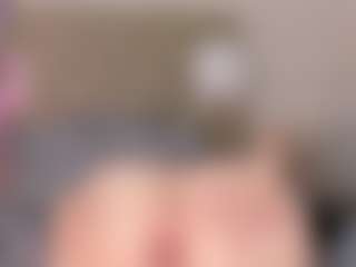 Live cam show with thiara-scarlet - Ride Torso on livesuperchat.net