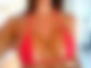 Live cam show with British Latina - Wet on Camsoda