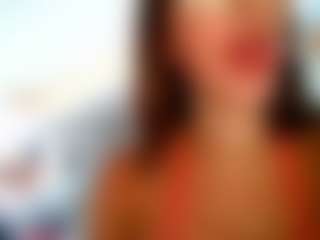 Live cam show with British Latina - Tease on StripNow