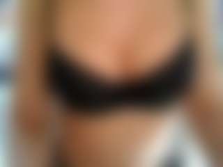 Live cam show with British Latina - Dirty on EXY