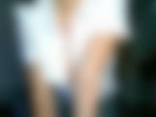 Live cam show with British Latina - Girlnextdoor on Hubzter Live