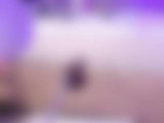 Live cam show with MelanyHolsen - Cute on livesuperchat.net