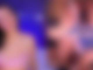 Live cam show with MelanyHolsen - Skinny on StripNow