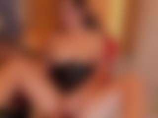 Live cam show with MelanyHolsen - Deepthroat on Camsoda
