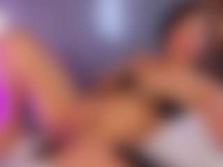Live cam show with MelanyHolsen - Dirty Talk on livesuperchat.net