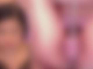 Live cam show with MelanyHolsen - Teen (18+) on Camsoda