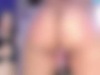 Live cam show with MelanyHolsen - Spank on Camiplay Live