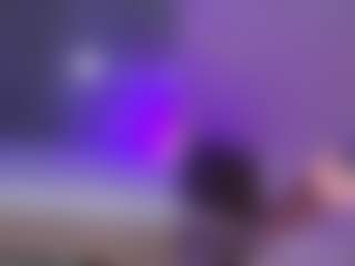 Live cam show with MelanyHolsen - Fingers on Free Soda