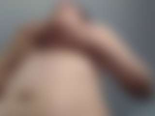 Live cam show with samantha-belle - Flashing on friskycurves.com