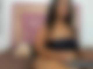 Live cam show with Ambarthxxx - Ebony Amateur on Camsoda
