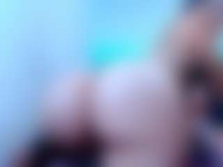 Live cam show with marianBigtits - Genital Piercings on live18s.com