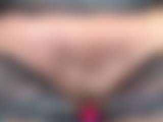 Live cam show with MsHairyQ - Red Hair on AdultVida.com