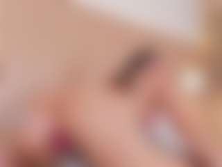 Live cam show with NahimiThompson - Green Eyes on Fit Hotties