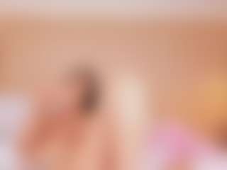 Live cam show with NahimiThompson - Deepthroat on CamClone
