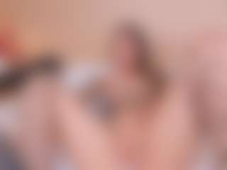 Live cam show with NahimiThompson - Blonde Hair Toys on Livezox