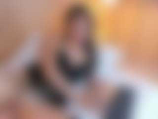 Live cam show with NahimiThompson - Fingers on Camsoda