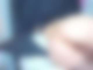 Live cam show with amySwann - Deepthroat on StripNow