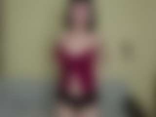 Live cam show with Londa - Pinch on Camsoda