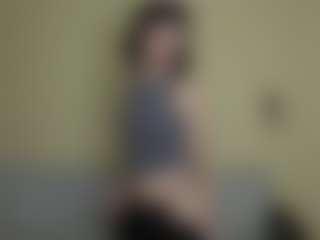 Live cam show with Londa - Nipple Play on CamSextacy
