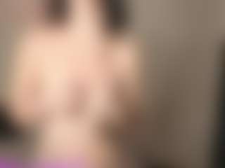 Live cam show with Londa - Nipple Play on Camsoda