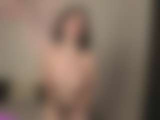 Live cam show with Londa - Nipple Play on Camsoda