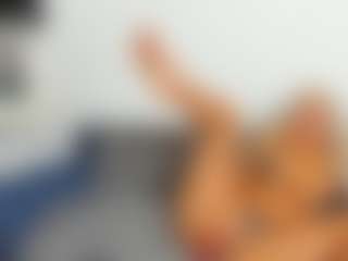 Live cam show with BlueEyesDesire - Mature on chickslive.net