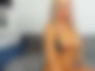 Live cam show with BlueEyesDesire - Blue Eyes on slutload