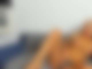Live cam show with BlueEyesDesire - Flashing on Dare Cams