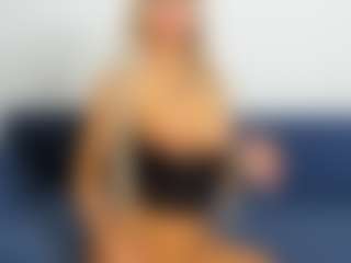 BlueEyesDesire's Live Sex Cam Show