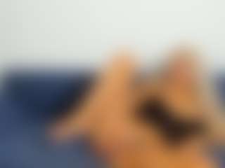 BlueEyesDesire's Live Sex Cam Show